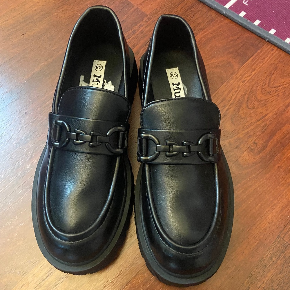 Mudd Black Loafers 8.5